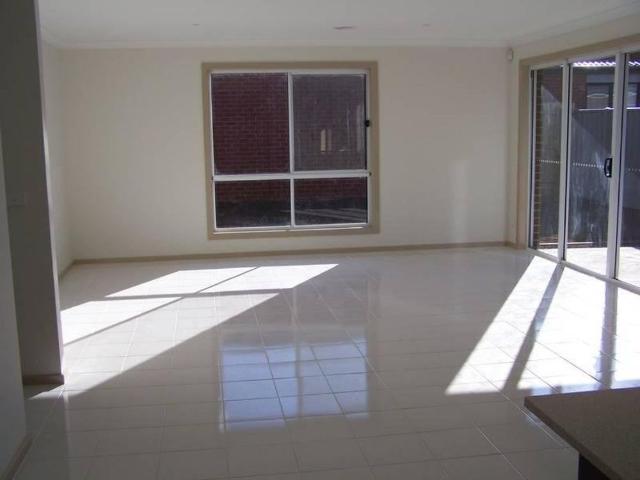 House for rent in Thoroughbred Park, Melbourne