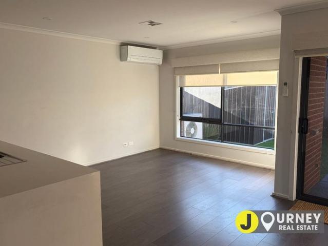 Townhouse for rent in Camerons Creek, Victoria