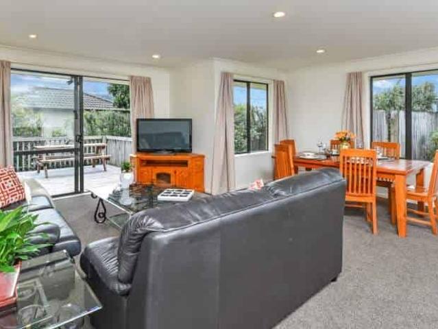 House for rent in Paremoremo, Oroua County
