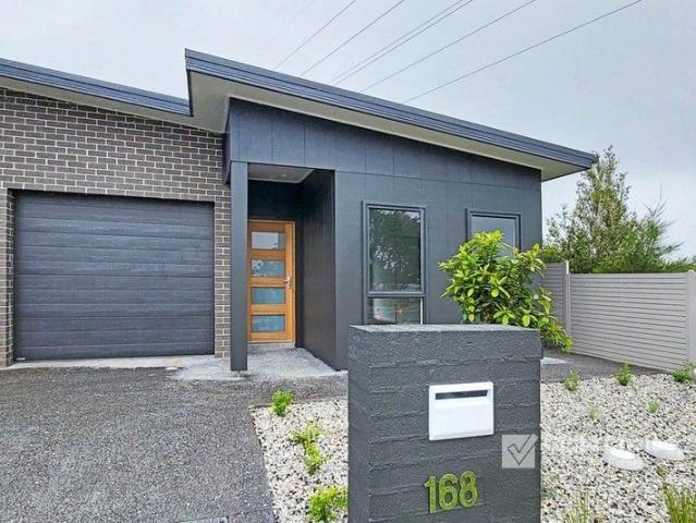 Villa for rent in Wollongong West, New South Wales