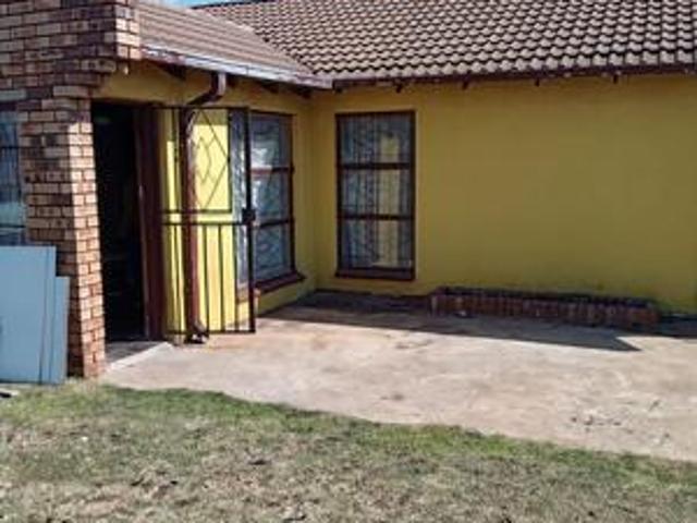 House for sale in Vosloorus