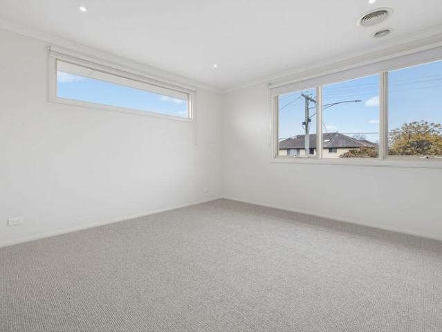 Townhouse for rent in Camerons Creek, Victoria