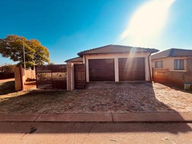 House for sale in Akasia
