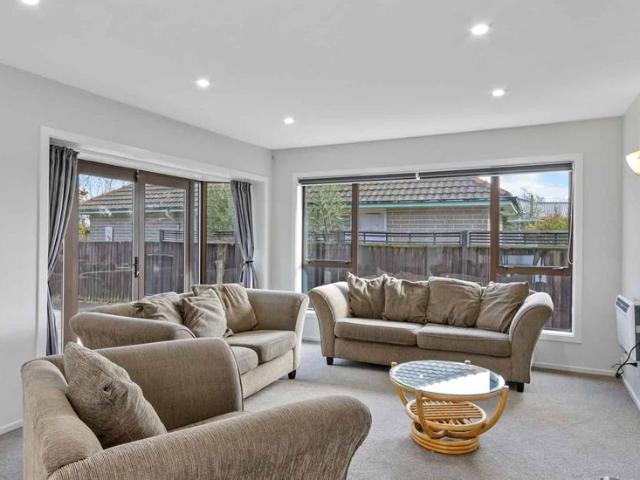 House for rent in Chaslands, Canterbury