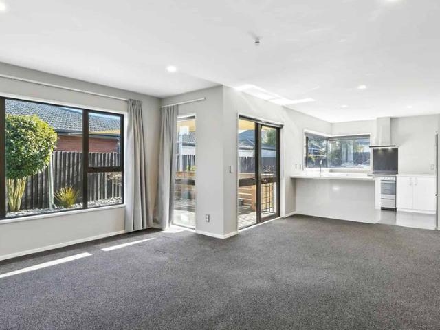 House for rent in Chaslands, Canterbury