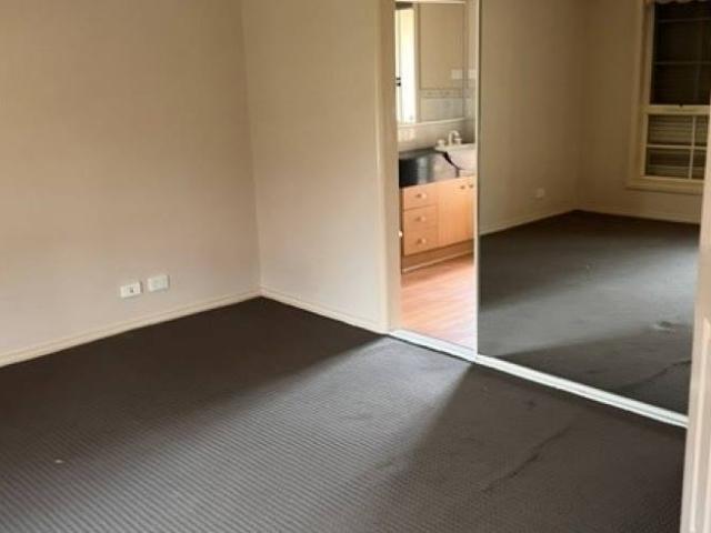 House for rent in Bayview Glen, Melbourne