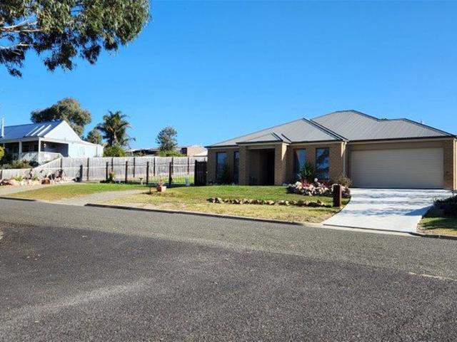 House for sale in Newlands Arm, Victoria