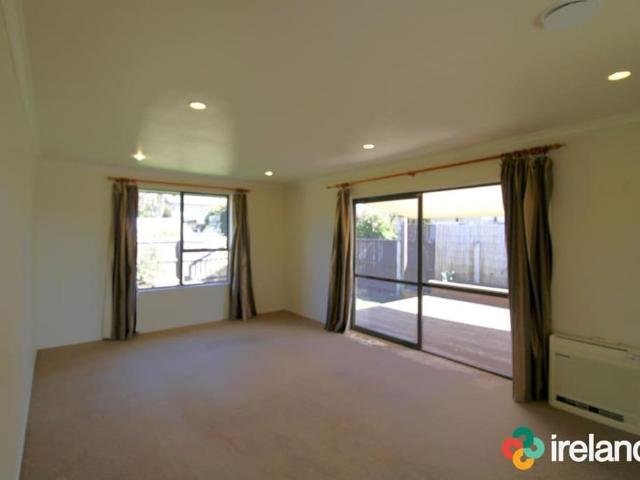 House for rent in Chaslands, Canterbury