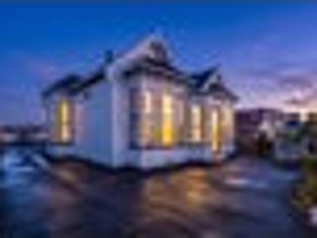House for sale in Otakou
