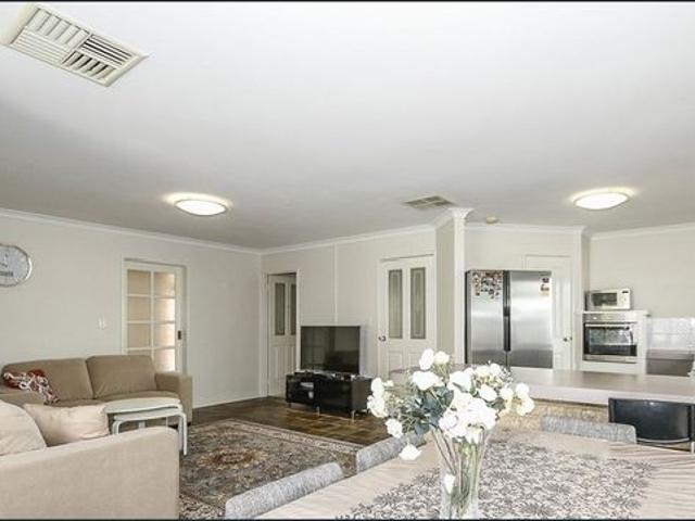 House for rent in Ballajura, Western Australia