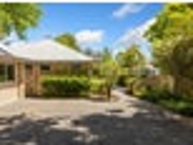 House for sale in Chaslands, Canterbury