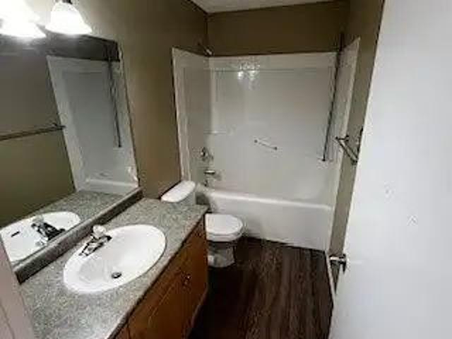 Townhouse for rent in High Street, Calgary