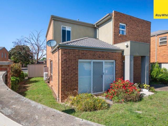 Townhouse for rent in Camerons Creek, Victoria
