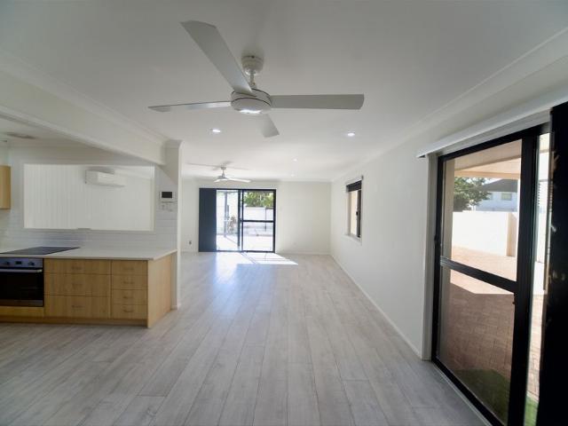 House for rent in Paradise Point, Gold Coast City