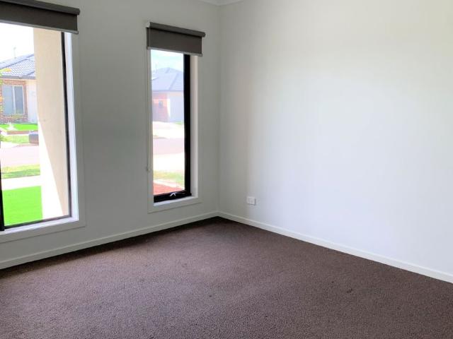 House for rent in Mount Atkinson, Melbourne