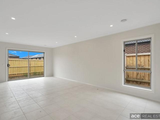 House for rent in Wynbrook, Melbourne