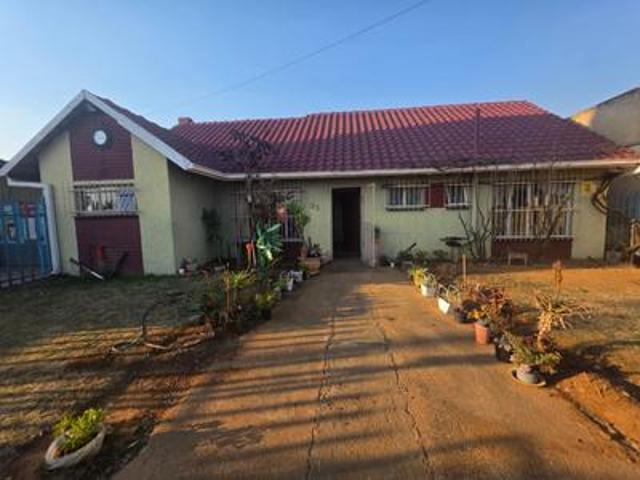 House for sale in Mohlakeng, Gauteng