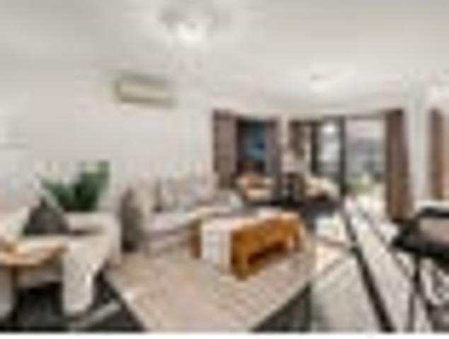 House for sale in Chaslands, Canterbury