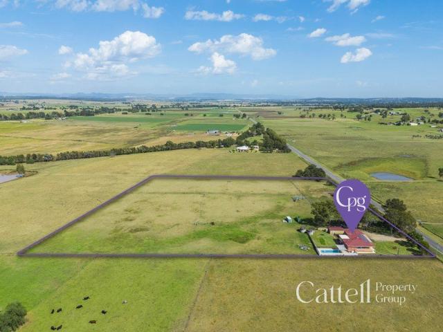 Cottage for sale in Glendon, New South Wales