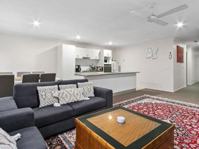 House for rent in Churchill, Victoria