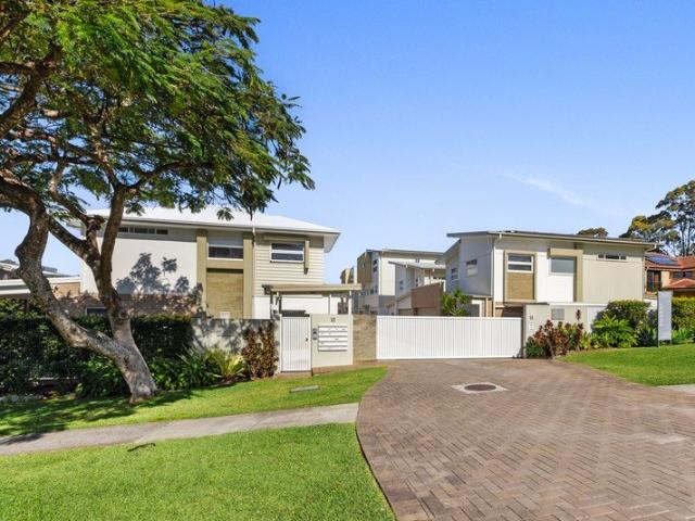 Townhouse for rent in Toombul, Queensland
