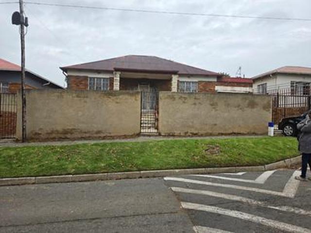 House for rent in Vosloorus, Gauteng