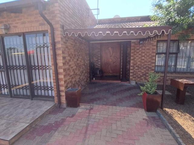 House for sale in Bloemfontein, Mangaung Metropolitan Municipality