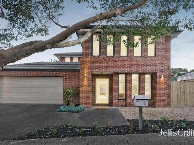 House for sale in Surrey Hills, Victoria