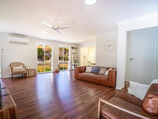 House for rent in Maloneys Beach, New South Wales