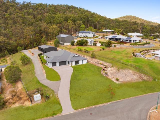 Cottage for sale in Maudsland, Gold Coast City