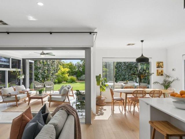 House for sale in Wembley, Town of Cambridge