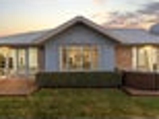 House for sale in Chaslands, Canterbury