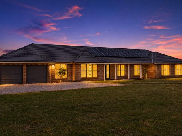 Cottage for sale in Forest Reefs, New South Wales
