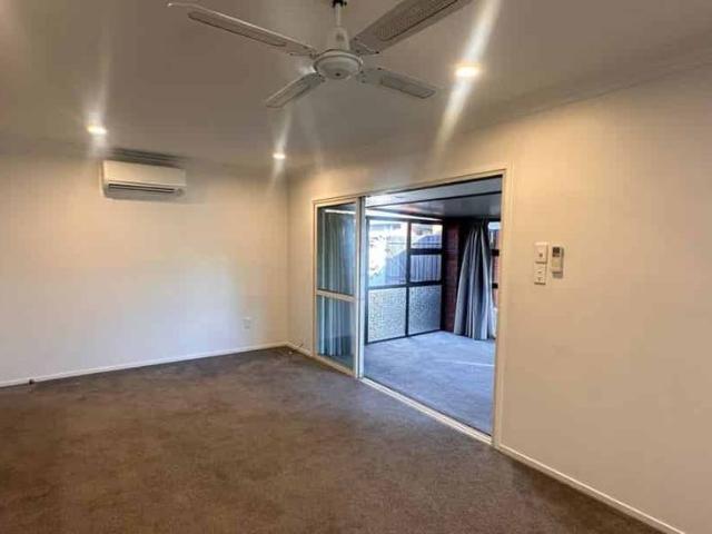 House for rent in Chaslands, Canterbury
