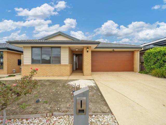 House for rent in Berwick Waters, Melbourne