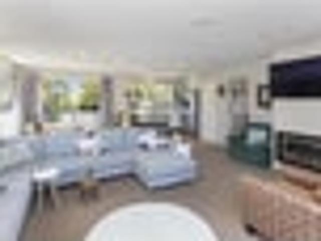 House for sale in Chaslands, Canterbury