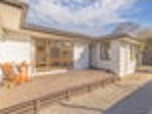 House for sale in Chaslands, Canterbury