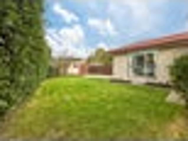 House for sale in Chaslands, Canterbury