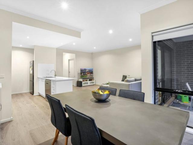 Townhouse for rent in Williams Landing, Melbourne