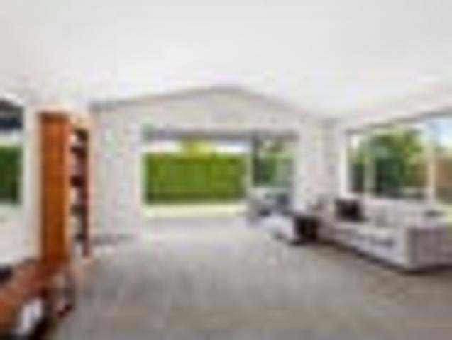 House for sale in Chaslands, Canterbury