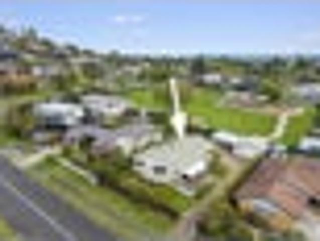 House for sale in Welcome Bay Shopping Centre, Welcome Bay