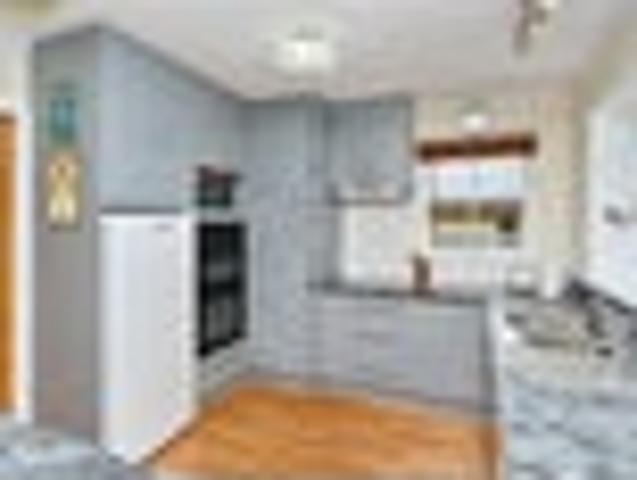 House for sale in Chaslands, Canterbury