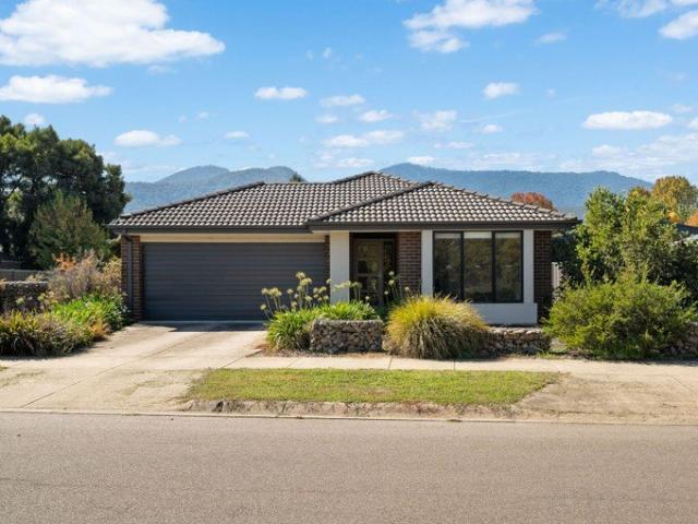 House for sale in Porepunkah, Victoria