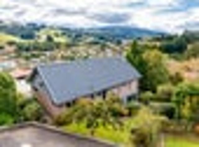 House for sale in Otakou