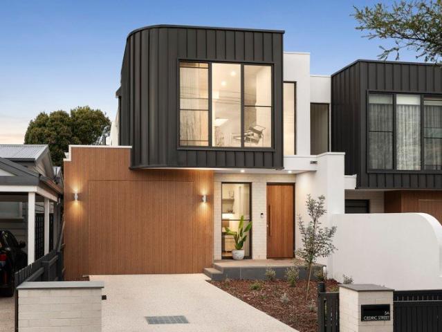 Townhouse for sale in Mordialloc, Melbourne