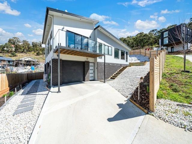 House for sale in Lenah Valley, Tasmania