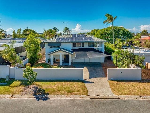 House for sale in Mermaid Waters, Gold Coast City