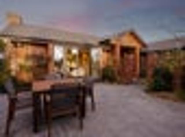House for sale in Chaslands, Canterbury
