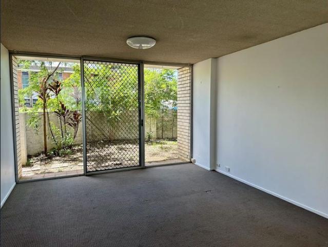 House for rent in Holland Park West, Greater Brisbane