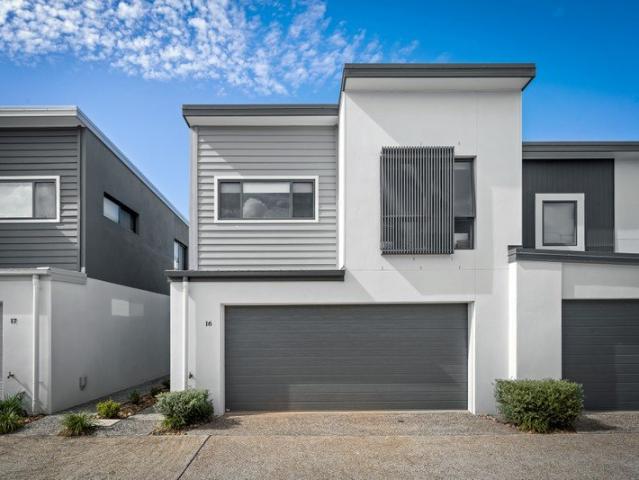 Townhouse for sale in Toombul, Queensland
